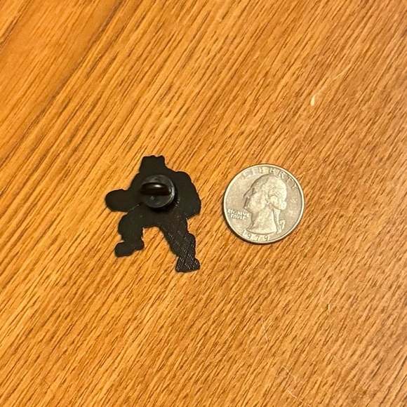 Women’s Accessories Buff Muscular Strong Hello Kitty Multicolored Enamel Pin - Picture 2 of 2